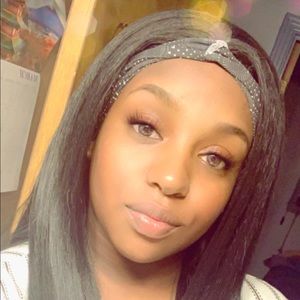 Meet your Posher, Ebony